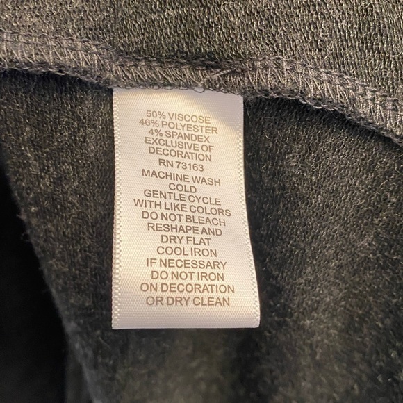 CUPIO DARK GRAY DRESS WITH RUCHED SLEEVES SIZE SMALL PETITE - Picture 4 of 5